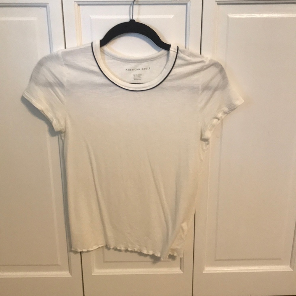 American Eagle White Basic T-shirt w Ruffle Hem